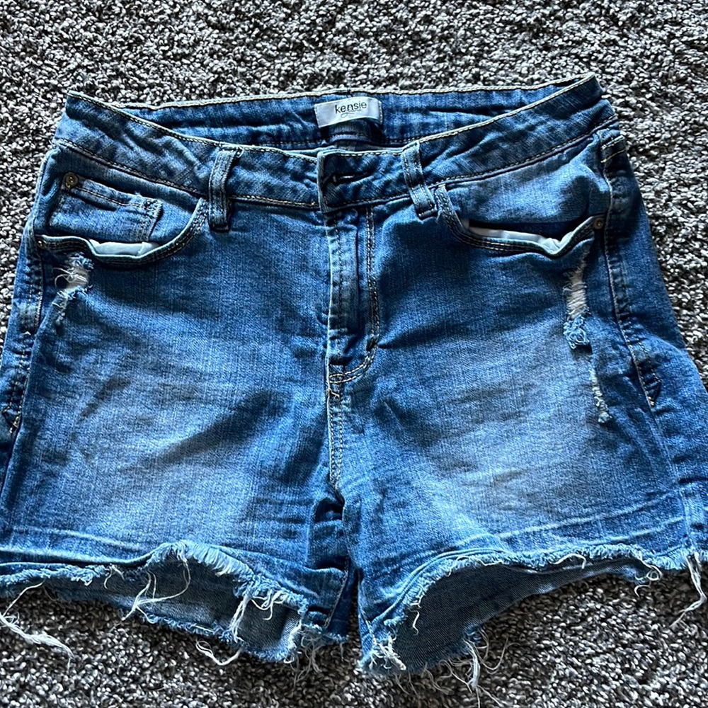 Kenzie denim shorts. Distressed. Size 28. Missing button.